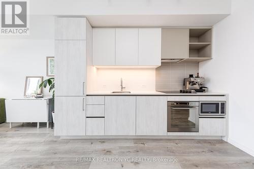 3307 - 7890 Jane Street, Vaughan, ON - Indoor Photo Showing Kitchen