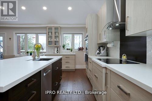 1574 15Th Side Road, New Tecumseth, ON - Indoor Photo Showing Kitchen