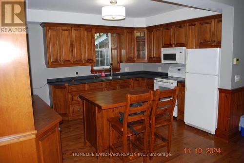 3548 Concession Road 7 Road, Clarington, ON - Indoor Photo Showing Kitchen