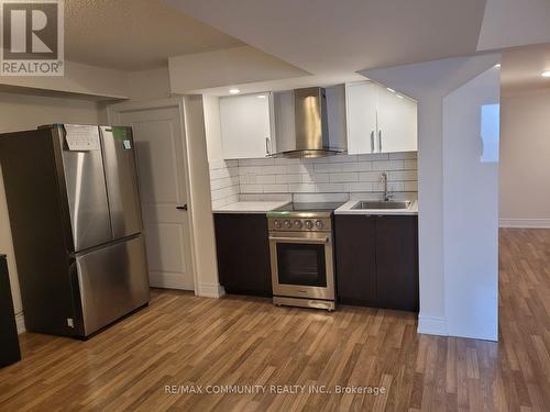 1071 Orenda Street, Pickering, ON - Indoor Photo Showing Kitchen