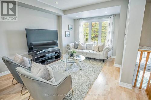 18 Oakins Lane, Ajax, ON - Indoor Photo Showing Living Room