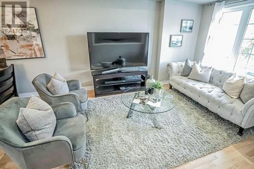 18 Oakins Lane, Ajax, ON - Indoor Photo Showing Living Room