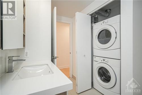 360 Mcleod Street Unit#503, Ottawa, ON - Indoor Photo Showing Laundry Room