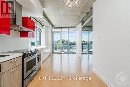 503 - 360 Mcleod Street, Ottawa, ON - Indoor Photo Showing Kitchen With Upgraded Kitchen