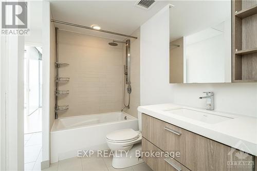 503 - 360 Mcleod Street, Ottawa, ON - Indoor Photo Showing Bathroom