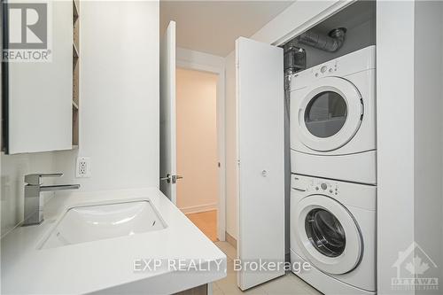 503 - 360 Mcleod Street, Ottawa, ON - Indoor Photo Showing Laundry Room