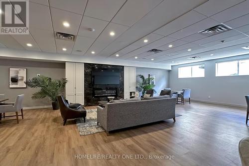 404 - 30 Gloucester Street, Toronto, ON - Indoor