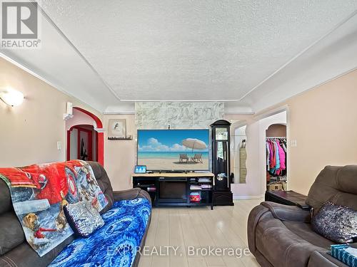 389 Northbrae Drive, London, ON - Indoor Photo Showing Living Room