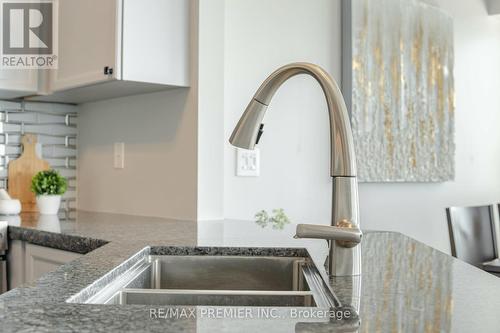 512 - 1030 Sheppard Avenue W, Toronto, ON - Indoor Photo Showing Kitchen With Double Sink