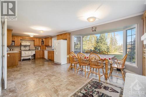 Bright open kitchen - 4000 Stonecrest Road, Ottawa, ON - Indoor