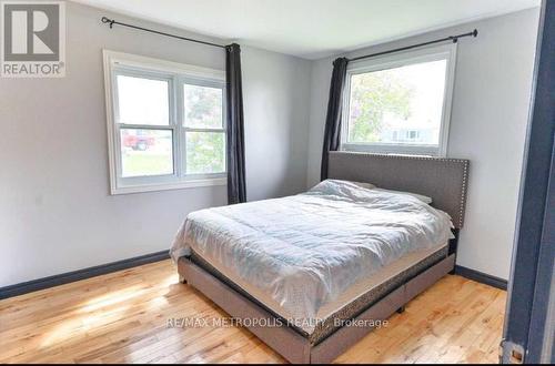 7813 Mulhern Street, Niagara Falls, ON - Indoor Photo Showing Bedroom