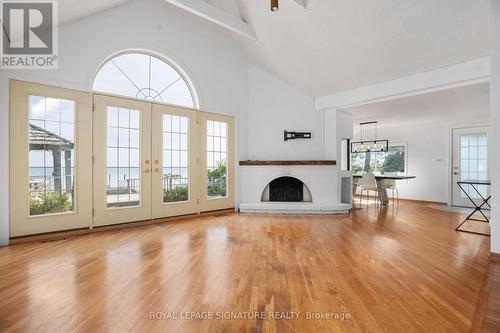 86 Lakeshore Drive, Blue Mountains, ON - Indoor Photo Showing Living Room With Fireplace