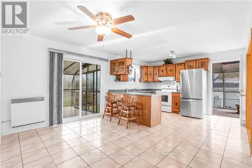 590-592 Bolt Road, Alfred & Plantagenet, ON - Indoor Photo Showing Kitchen