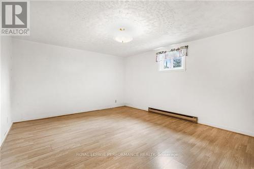 590-592 Bolt Road, Alfred & Plantagenet, ON - Indoor Photo Showing Other Room