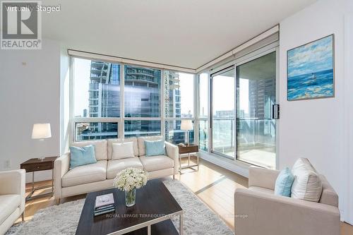 1109 - 16 Yonge Street, Toronto, ON - Indoor Photo Showing Living Room