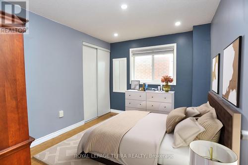 38 Ambler Bay, Barrie, ON - Indoor Photo Showing Bedroom