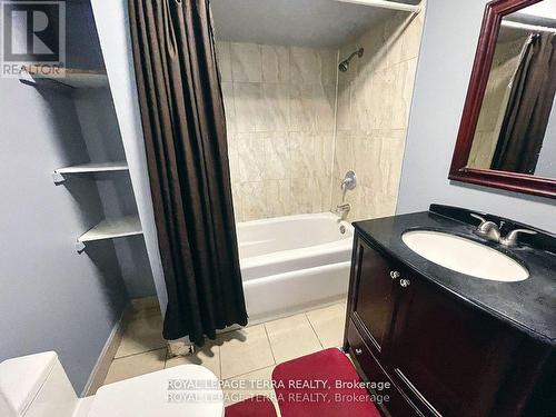 38 Ambler Bay, Barrie, ON - Indoor Photo Showing Bathroom