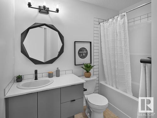 22841 84 Av Nw, Edmonton, AB - Indoor Photo Showing Bathroom