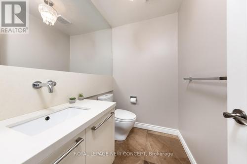 40 Marchwood Crescent, Richmond Hill, ON - Indoor Photo Showing Bathroom