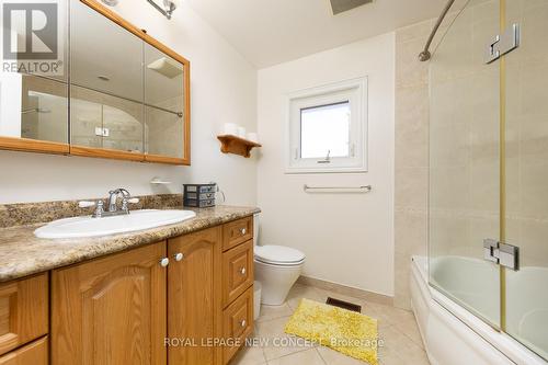 40 Marchwood Crescent, Richmond Hill, ON - Indoor Photo Showing Bathroom