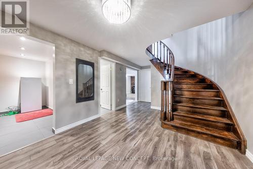 40 Marchwood Crescent, Richmond Hill, ON - Indoor Photo Showing Other Room