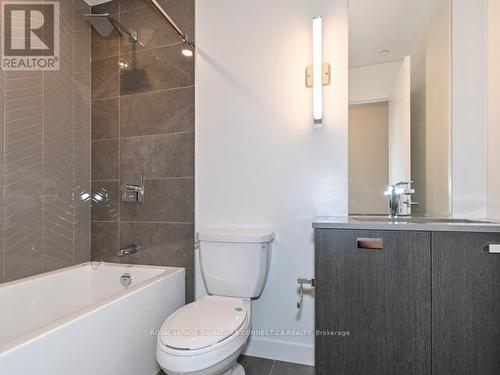 707 - 10 De Boers Drive, Toronto, ON - Indoor Photo Showing Bathroom