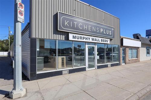 3261 Portage Avenue, Winnipeg, MB 