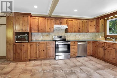 4061 Firelane 13, Fort Erie, ON - Indoor Photo Showing Kitchen