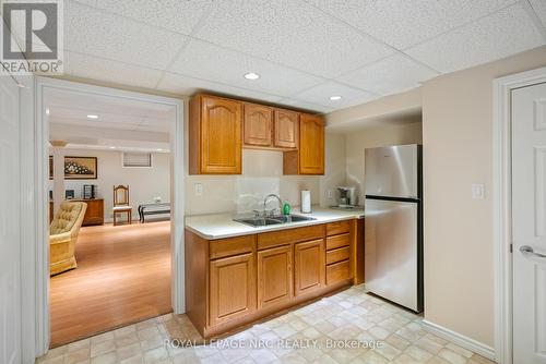 13 - 8142 Costabile Drive, Niagara Falls, ON - Indoor Photo Showing Kitchen With Double Sink