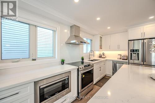 429 Erinbrook Drive, Kitchener, ON - Indoor Photo Showing Kitchen With Double Sink With Upgraded Kitchen