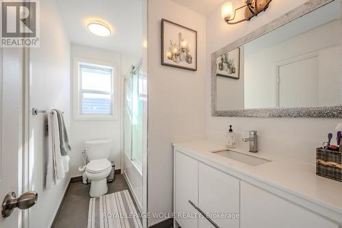 429 Erinbrook Drive, Kitchener, ON - Indoor Photo Showing Bathroom