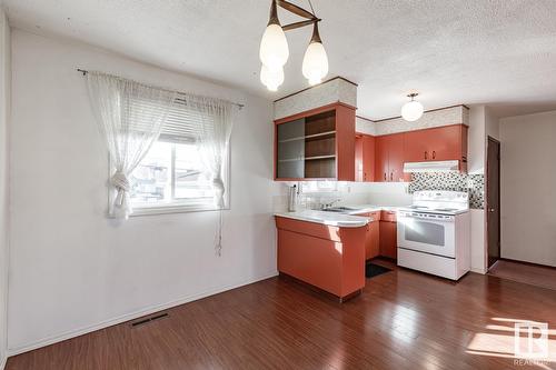 6123 144 Av Nw Nw, Edmonton, AB - Indoor Photo Showing Kitchen