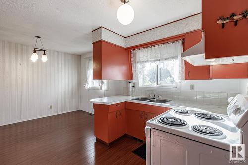 6123 144 Av Nw Nw, Edmonton, AB - Indoor Photo Showing Kitchen With Double Sink