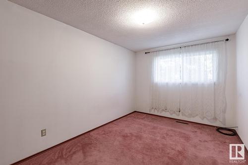 6123 144 Av Nw Nw, Edmonton, AB - Indoor Photo Showing Other Room