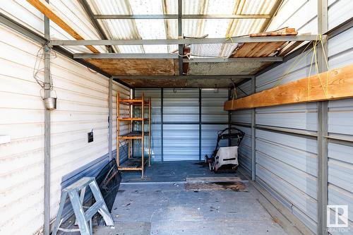 6123 144 Av Nw Nw, Edmonton, AB - Indoor Photo Showing Garage