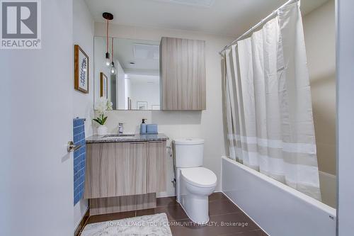 1007 - 10 Deerlick Court, Toronto, ON - Indoor Photo Showing Bathroom