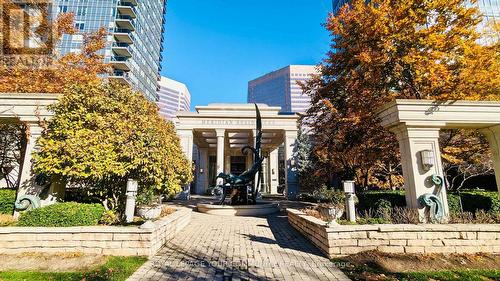 325 - 25 Greenview Avenue, Toronto, ON - Outdoor