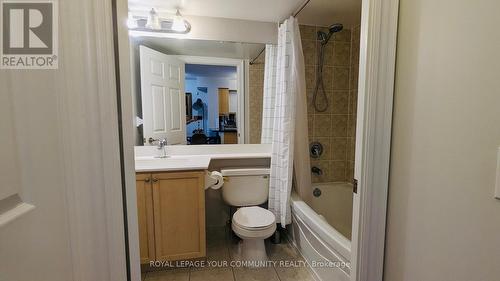 325 - 25 Greenview Avenue, Toronto, ON - Indoor Photo Showing Bathroom