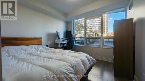 325 - 25 Greenview Avenue, Toronto, ON - Indoor Photo Showing Bedroom