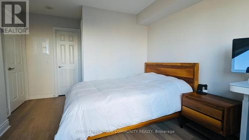 325 - 25 Greenview Avenue, Toronto, ON - Indoor Photo Showing Bedroom