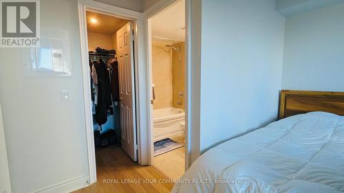 325 - 25 Greenview Avenue, Toronto, ON - Indoor Photo Showing Bedroom