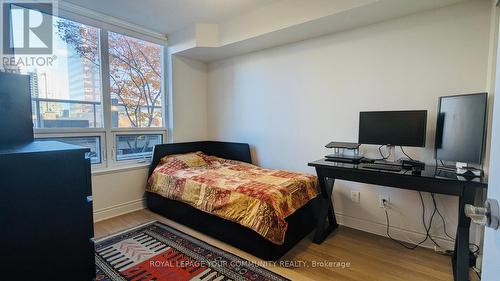 325 - 25 Greenview Avenue, Toronto, ON - Indoor Photo Showing Bedroom