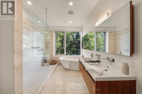 102 Robert Street, Toronto, ON - Indoor Photo Showing Bathroom