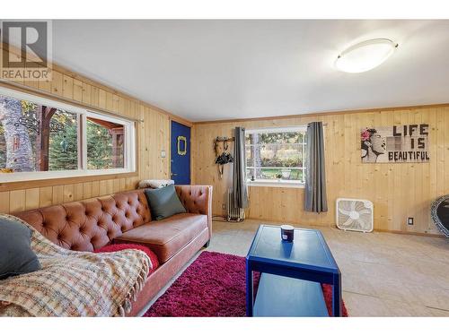 3818 Diamond Drive, Blue River, BC - Indoor Photo Showing Living Room