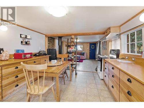 3818 Diamond Drive, Blue River, BC - Indoor