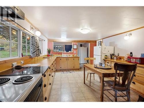 3818 Diamond Drive, Blue River, BC - Indoor Photo Showing Kitchen