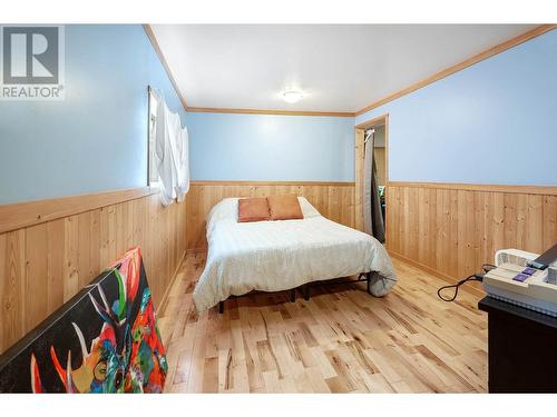 3818 Diamond Drive, Blue River, BC - Indoor Photo Showing Bedroom