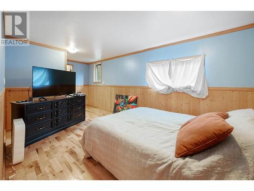 3818 Diamond Drive, Blue River, BC - Indoor Photo Showing Bedroom