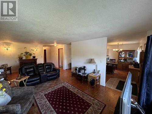 276 Westcoast Road, Williams Lake, BC - Indoor Photo Showing Living Room