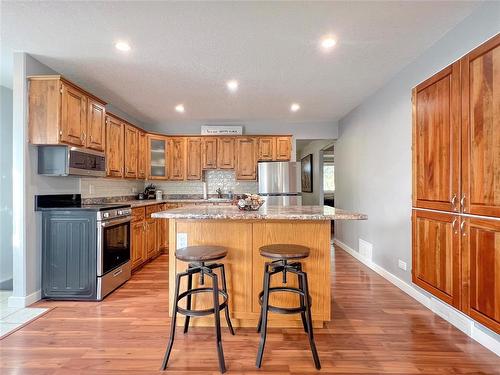 349 26Th Street, Brandon, MB - Indoor Photo Showing Kitchen